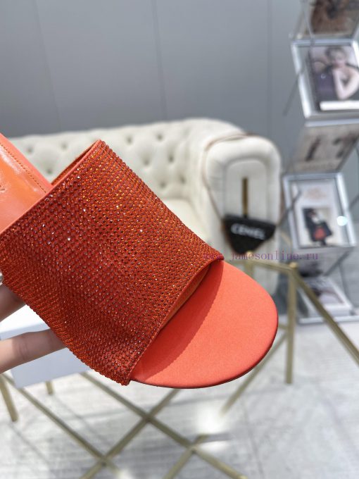 GIVENCHY | 𝟐𝟎𝟐 4/𝐒𝐒𝐧𝐞𝐰Genuine leather outsoleGivenchy rhinestone styles are popular throughoaxprazjx - Image 4