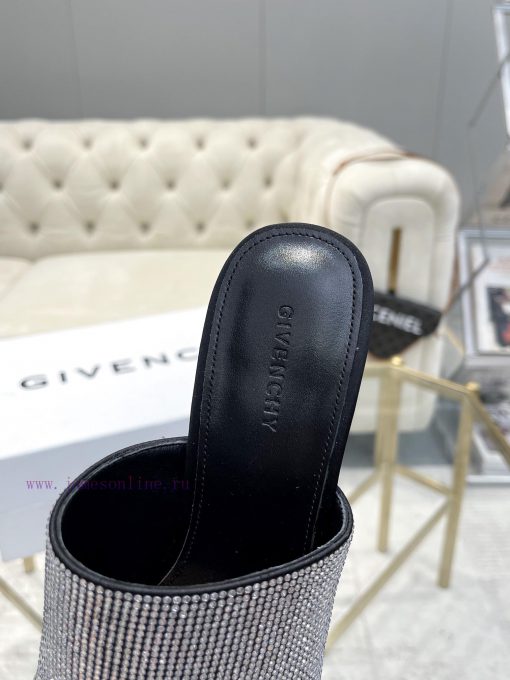 GIVENCHY | 𝟐𝟎𝟐 4/𝐒𝐒𝐧𝐞𝐰Genuine leather outsoleGivenchy rhinestone styles are popular througho9v6hc71t - Image 10