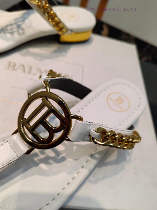 Out, Balmain 2024 Spring/Summer Fashion Show Original Metal Buckle Chain Flat SlippersBrand opb4jiye - Image 5