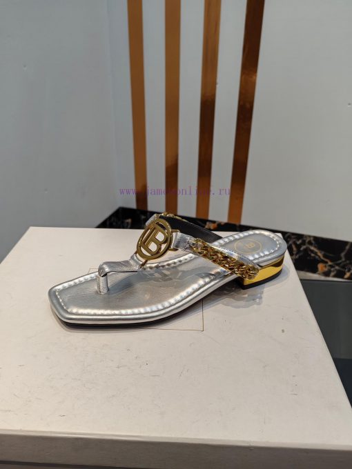 Out, Balmain 2024 Spring/Summer Fashion Show Original Metal Buckle Chain Flat SlippersBrand cuwf7v0o - Image 9