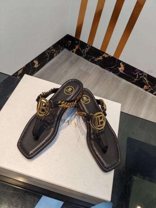 Out, Balmain 2024 Spring/Summer Fashion Show Original Metal Buckle Chain Flat SlippersBrand juiwdkma - Image 8