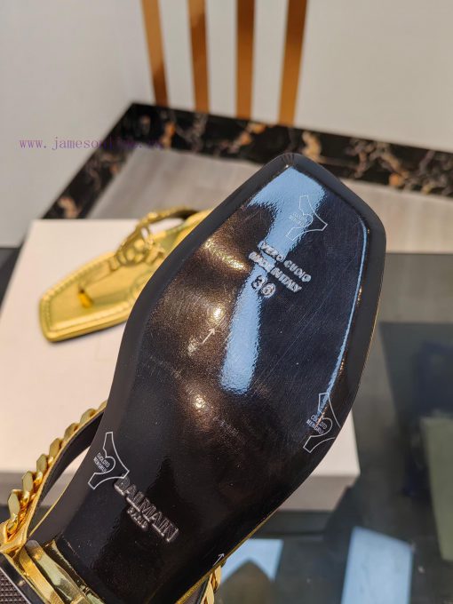 Out, Balmain 2024 Spring/Summer Fashion Show Original Metal Buckle Chain Flat SlippersBrand 8v7lt6tk - Image 7