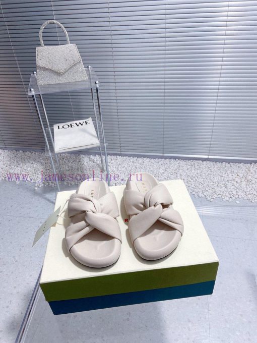 Marni 24 Spring/Summer New Sheepskin Cross SlippersThe fabric and foot pads are all made of is8q1paz