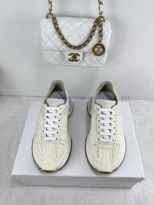 Maison Margiela mm6 Put it on, take the steps of your life, accompany it, and embark on a di42acfccm - Image 2
