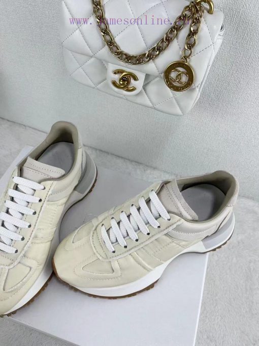 Maison Margiela mm6 Put it on, take the steps of your life, accompany it, and embark on a di42acfccm - Image 7