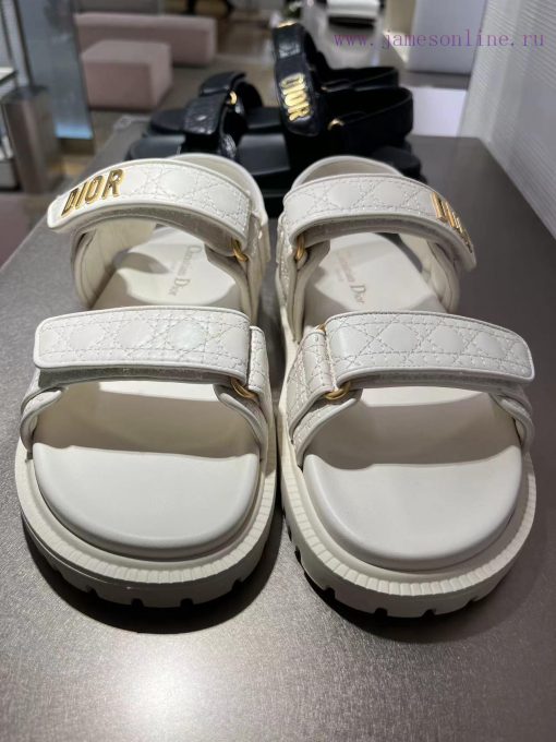 The black sheepskin Dior ACT cooler style is fashionable and paired with an insole that fitskyzew7ul - Image 4