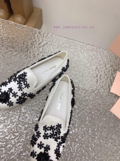 High quality Miumiu Spring/Summer 2024 Fashion Show Embroidered Flower Beads Le Fu Shoes/Slicdlwiqtw - Image 8