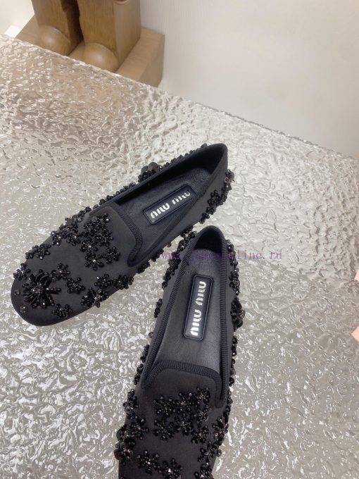 High quality Miumiu Spring/Summer 2024 Fashion Show Embroidered Flower Beads Le Fu Shoes/Sli58d74jkd - Image 9