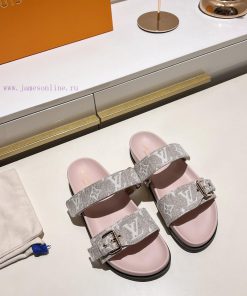 Louis Vuitton's multi colored optional new slippers are on the market, with 11 high-end custu4llzj1c