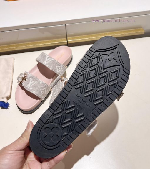 Louis Vuitton's multi colored optional new slippers are on the market, with 11 high-end custu4llzj1c - Image 9