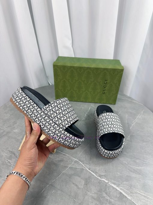 2024 GucciGucci's latest limited edition thick soled slippers of top quality are available f9etq4o2r - Image 8