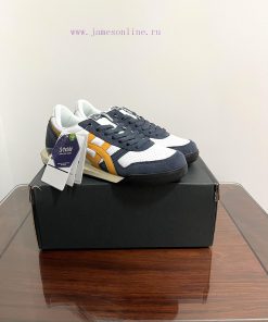 Real shot Onitsuka Tiger UItimate 81 EX low top blue. Onitsuka Tiger embodies the pursuit ofjc4ixrd8