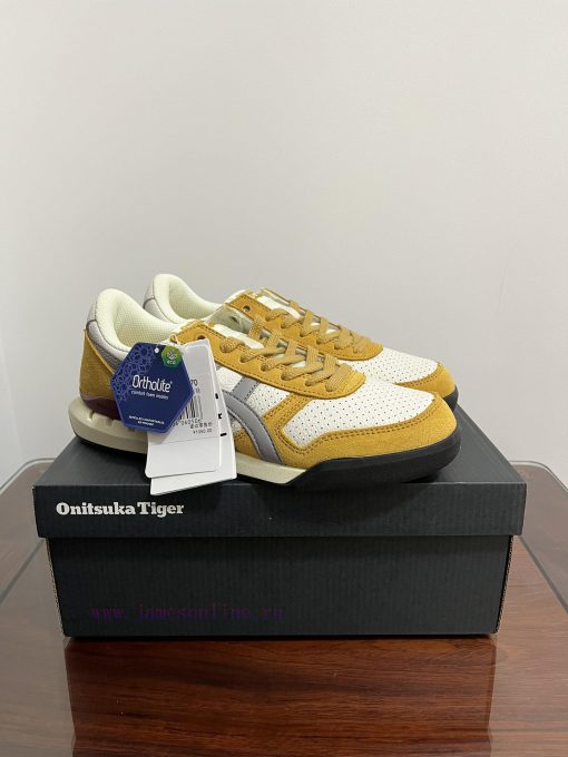 Real shot Onitsuka Tiger UItimate 81 EX low cut yellow and white. Onitsuka Tiger embodies thb7ojrm0a