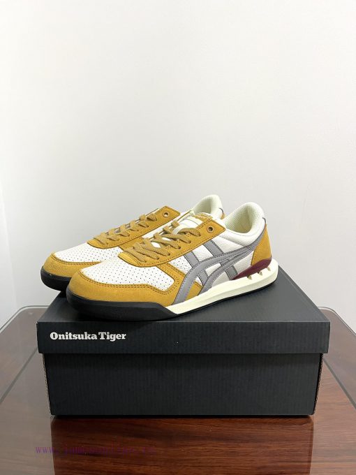 Real shot Onitsuka Tiger UItimate 81 EX low cut yellow and white. Onitsuka Tiger embodies thb7ojrm0a - Image 4