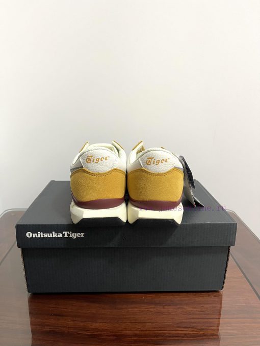 Real shot Onitsuka Tiger UItimate 81 EX low cut yellow and white. Onitsuka Tiger embodies thb7ojrm0a - Image 5