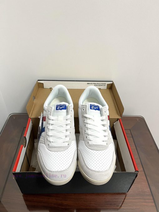 The Onitsuka Tiger UItimate 81 EX low cut blue, red, and white is captured in real life. Thekxkdg1rk - Image 8