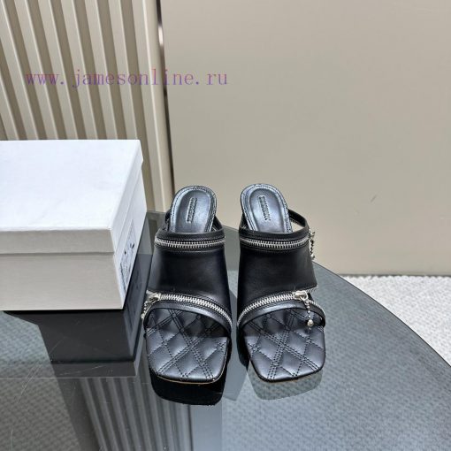 BURBERRY | SS24 Women's New SandalsShoe upper sandals, made of glossy leather fabric and feasenwg7c2 - Image 3