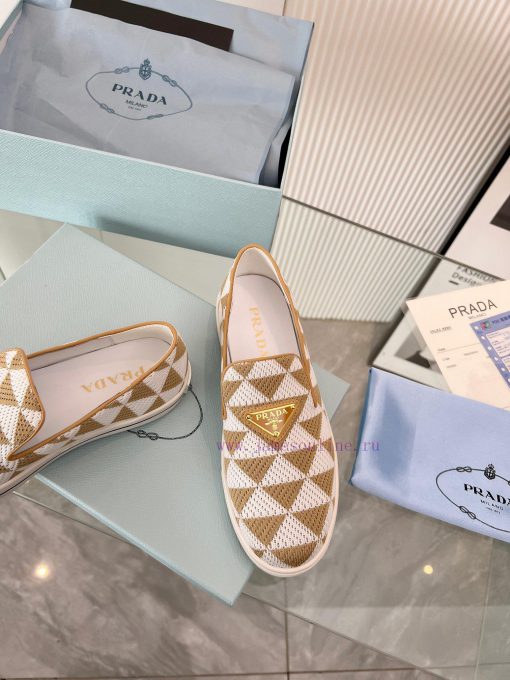 Prada's latest spring/summer 2024 edition 11 haute couture, featuring knitted and special ma1e2039op - Image 5