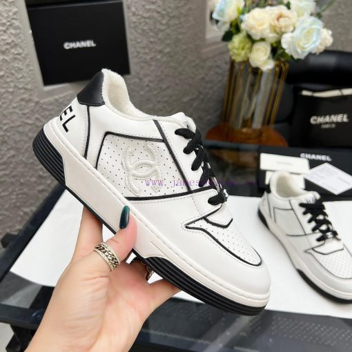 Chanel 2024 Full skin panda color matching white shoes, casual sports shoes, skateboard shoeslz5be4l - Image 2