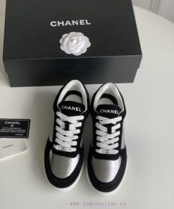 Chanel 24 Early Spring New Panda Board Shoes Full Leather SeriesChanel's new panda sneakers oftu1o4s