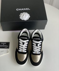 Chanel 24 Early Spring New Panda Board Shoes Full Leather SeriesChanel's new panda sneakers rmhpa9xd
