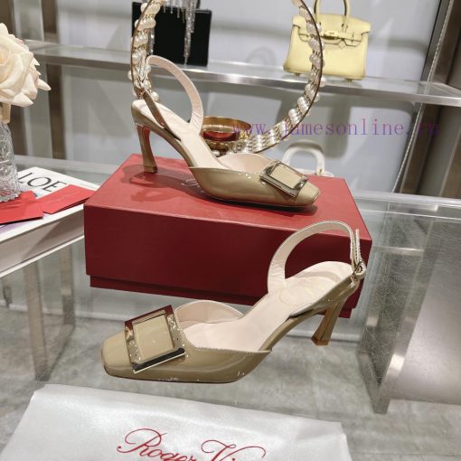 Roger Vivier's new spring 2024 patent leather hollow sandalsShe can only be met but not soug0mo34c99 - Image 5