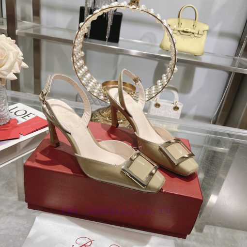 Roger Vivier's new spring 2024 patent leather hollow sandalsShe can only be met but not soug0mo34c99 - Image 6