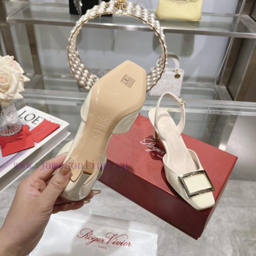Roger Vivier's new spring 2024 patent leather hollow sandalsShe can only be met but not soug1ela6a5k - Image 10