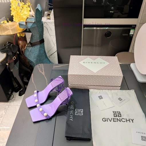 Givenchy (latest official packaging package, equipped with a 24 year G-patterned pink heart-paqqw08v