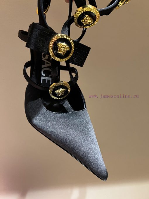 The most2024 Milan Fashion Show synchronized updateVersace: The Perfect Interpretation of Mebfgszr48 - Image 9