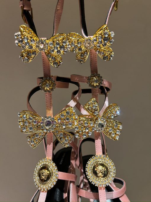 The most2024 Milan Fashion Show synchronized updateVersace: The Perfect Interpretation of Met4yialnm - Image 10
