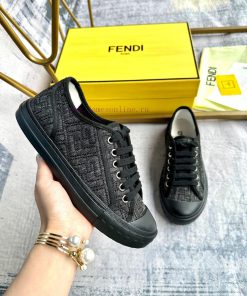FENDI's latest bestseller, Domino series sports shoes, made of imitation black denim materia093lzsj4