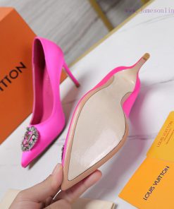 The mostThe latest ZG LV single shoe for 2024, this Urban Twist women's shoe, is a fashionab52v769p3