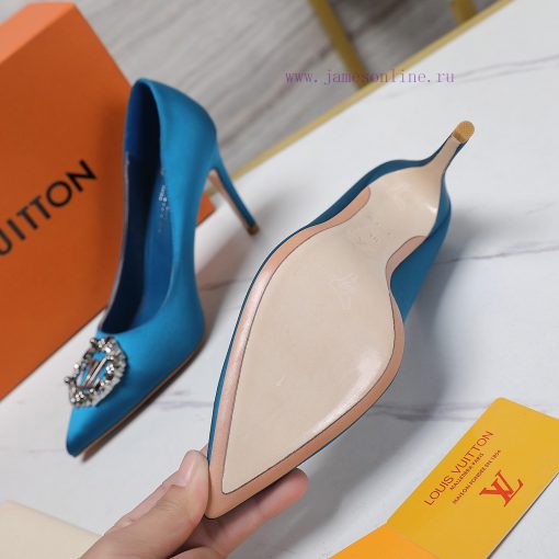 The mostThe latest ZG LV single shoe for 2024, this Urban Twist women's shoe, is a fashionabisjwnfgw