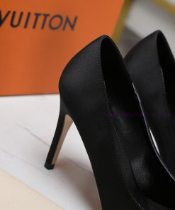 The mostThe latest ZG LV single shoe for 2024, this Urban Twist women's shoe, is a fashionabmhwwvy8q