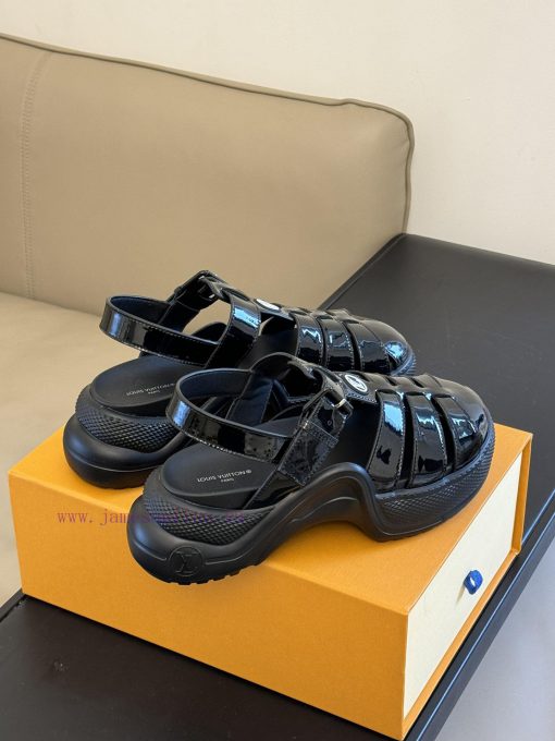 Top qualityL... V Retro Sports Sandals New ProductLacquer leather upper, sheepskin lining, fvtvzlmde - Image 5