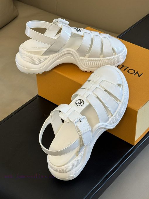 Top qualityL... V Retro Sports Sandals New ProductLacquer leather upper, sheepskin lining, fhenmlche - Image 7