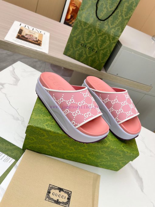 ️GUCCI2024 new limited edition top of the line Gucci ice cream thick soled slippers officialcvx6p5by - Image 3
