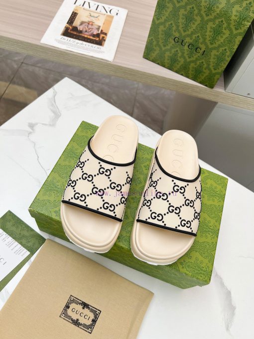 ️GUCCI2024 new limited edition top of the line Gucci ice cream thick soled slippers officialaetu2ott - Image 3