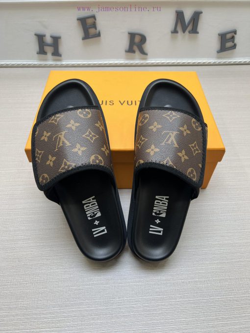 LOUIS VUITTON LV official website's popular men's Velcro slippers are available for sale sim9s9exoit - Image 3
