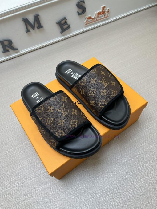 LOUIS VUITTON LV official website's popular men's Velcro slippers are available for sale sim9s9exoit - Image 4