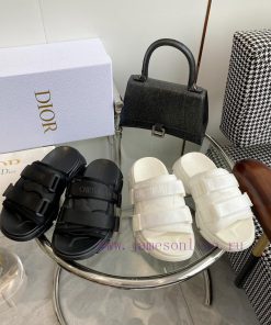 Dio… 〰️D-wander  Thick soled sandalsTop qualityThis slipper cleverly combines the classic dep19zd520