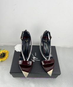 Giuseppe ZanottiSelected black imitation patent leather synthetic fabric with modern light al37dypgw