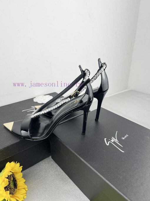 Giuseppe ZanottiSelected black imitation patent leather synthetic fabric with modern light a9higtoef - Image 5