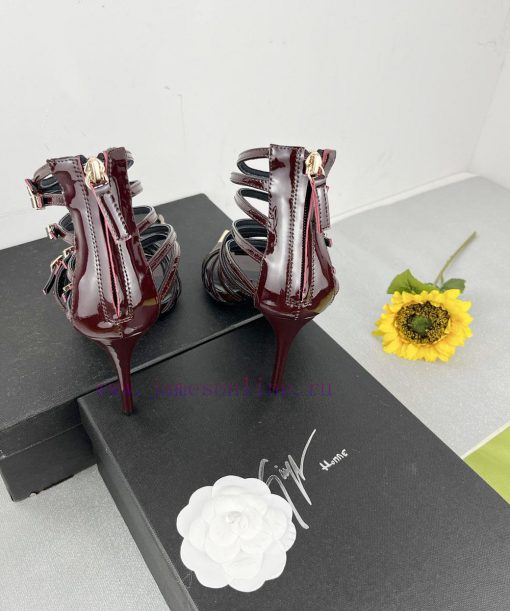 Giuseppe ZanottiSelected black imitation patent leather synthetic fabric with modern light a9h13nf5u - Image 9