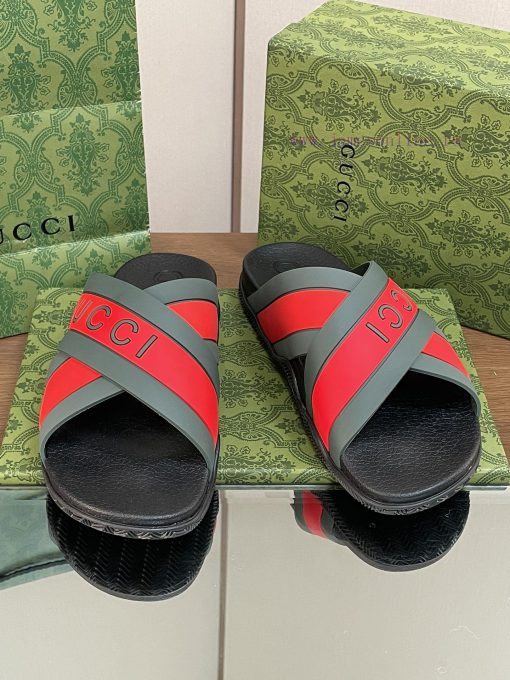 2024 Gucci hot couple sandals, unisex summer sponge shoes, new thick soled cross slippers, jlv78rix8 - Image 3