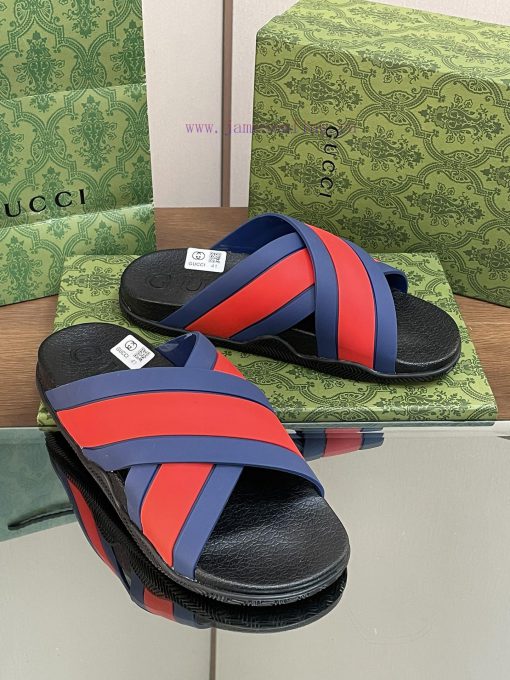2024 Gucci hot couple sandals, unisex summer sponge shoes, new thick soled cross slippers, jstfm10lf - Image 2
