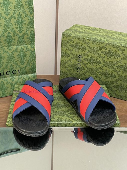 2024 Gucci hot couple sandals, unisex summer sponge shoes, new thick soled cross slippers, jstfm10lf - Image 3