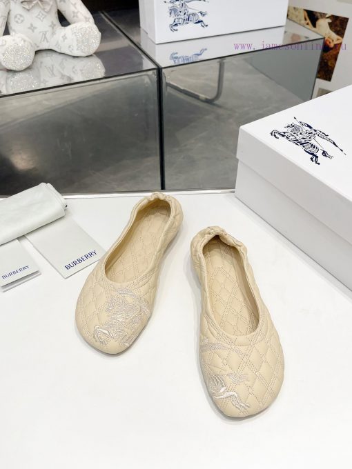 YuanThe 2024 Burberry BuRBERRY new ballet flat shoes are made of quilted sheepskin fabric crr7rjajbn - Image 5