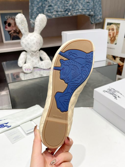 YuanThe 2024 Burberry BuRBERRY new ballet flat shoes are made of quilted sheepskin fabric crr7rjajbn - Image 9